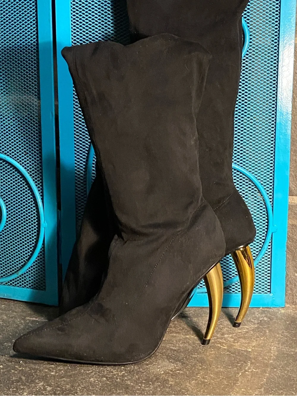 Super sexy thigh high/slouch black velvet boots,pointy toe,curved gold heels,8.5